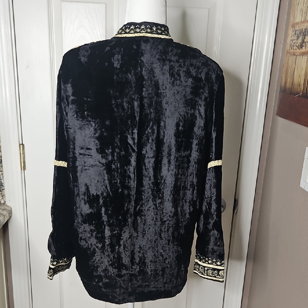 Soft Surroundings Black and Gold Embroidered Velvet Jacket Size Small - Picture 8 of 13